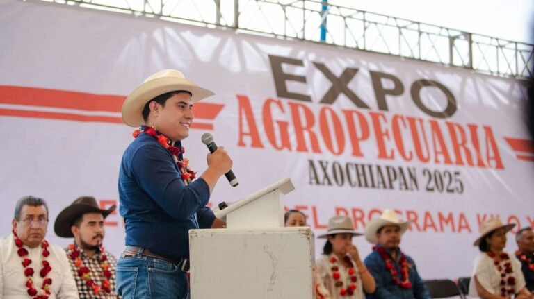 Axochiapan cumple su compromiso con el sector agropecuario