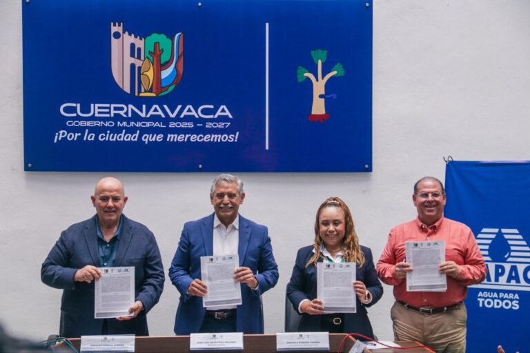 Firma Cuernavaca convenio histórico con CFE para reducir deuda de SAPAC