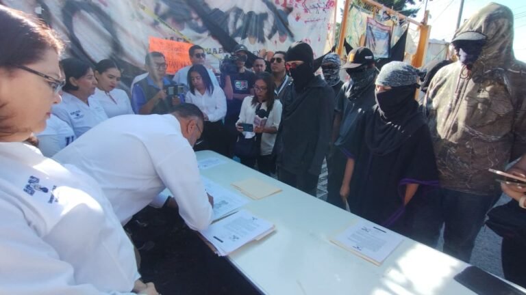 Avanzan los acercamientos entre UAEM y estudiantes de la resistencia