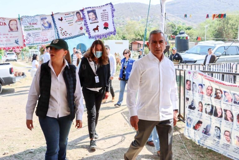 Fiscal General encabeza la quinta fase de exhumación en el panteón de la Pedro Amaro