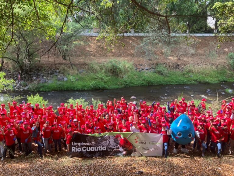 Grupo RICA Coca‑Cola impulsa la regeneración del Río Cuautla con jornada de limpieza comunitaria